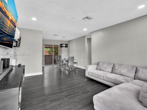 7011 Scott St, Hollywood FL 33024