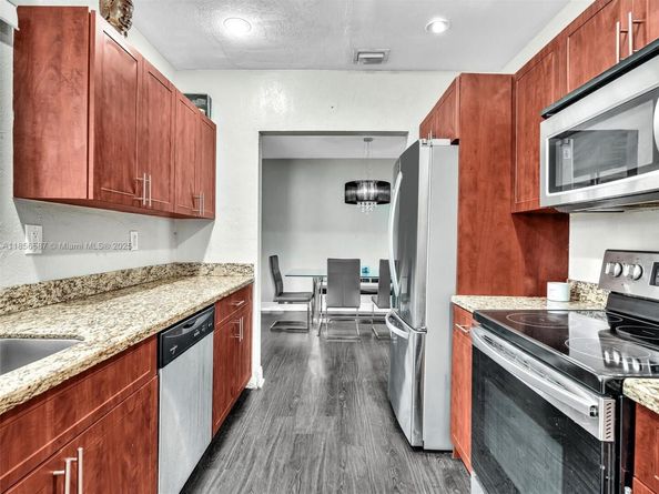 7011 Scott St, Hollywood FL 33024