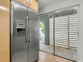 523 NE 38th St 6, Miami FL 33137