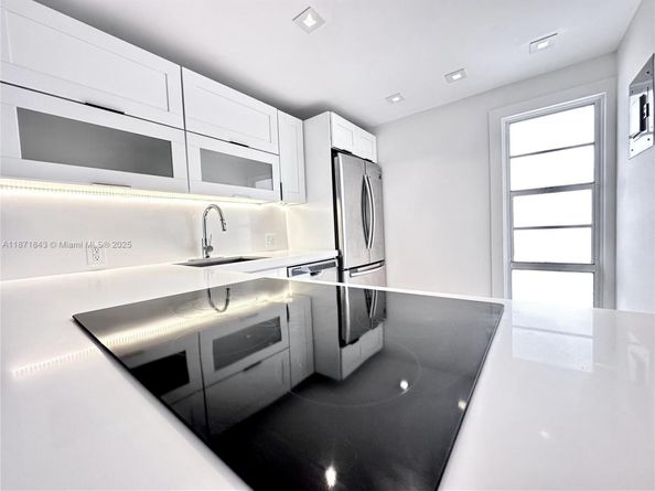 3301 N Country Club Dr 410, Aventura FL 33180