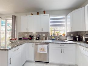 809 NW 170th Ter 26, Pembroke Pines FL 33028