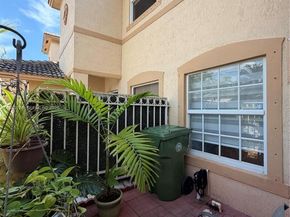 809 NW 170th Ter 26, Pembroke Pines FL 33028