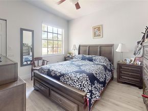 809 NW 170th Ter 26, Pembroke Pines FL 33028