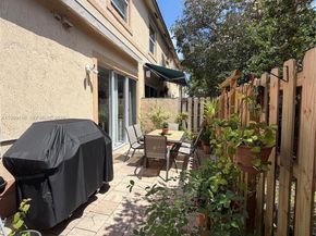 809 NW 170th Ter 26, Pembroke Pines FL 33028