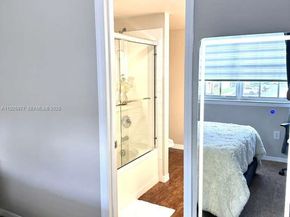 220 SW 116th Ave 15201, Pembroke Pines FL 33025