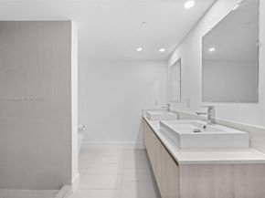 13800 Highland Dr 504, North Miami Beach FL 33181