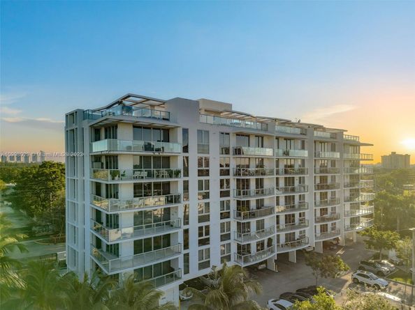 13800 Highland Dr 504, North Miami Beach FL 33181