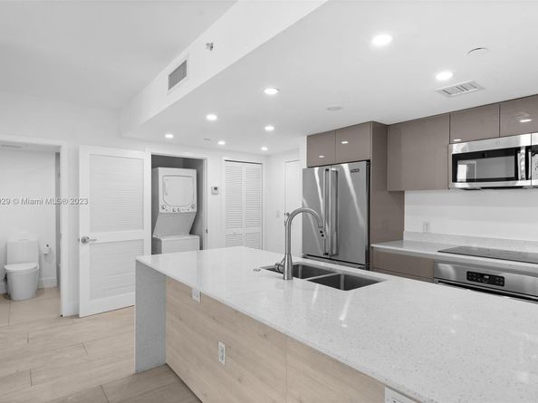 13800 Highland Dr 504, North Miami Beach FL 33181
