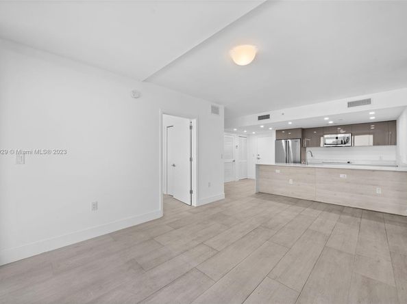 13800 Highland Dr 504, North Miami Beach FL 33181