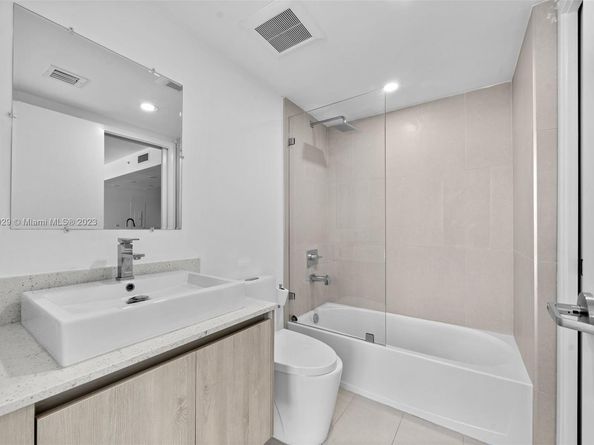 13800 Highland Dr 504, North Miami Beach FL 33181