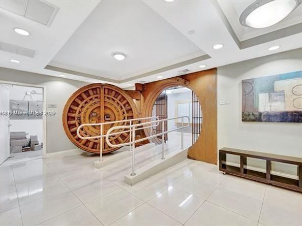 111 E Flagler St 708, Miami FL 33131