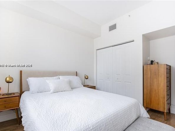 111 E Flagler St 708, Miami FL 33131