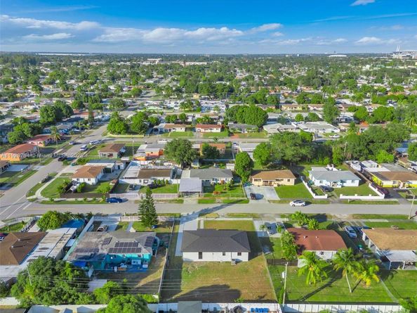 3310 NW 172nd Ter, Miami Gardens FL 33056