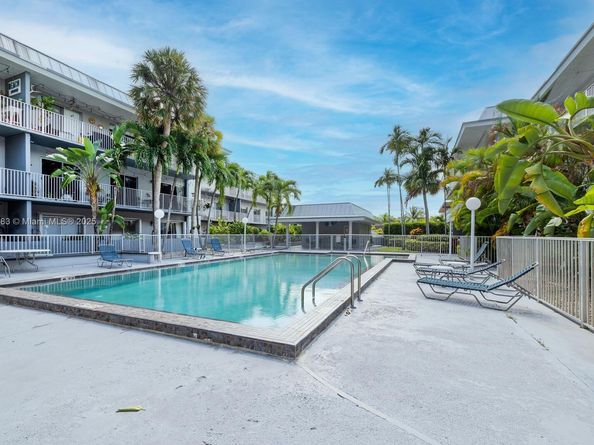 7401 SW 82nd St 109S, Miami FL 33143