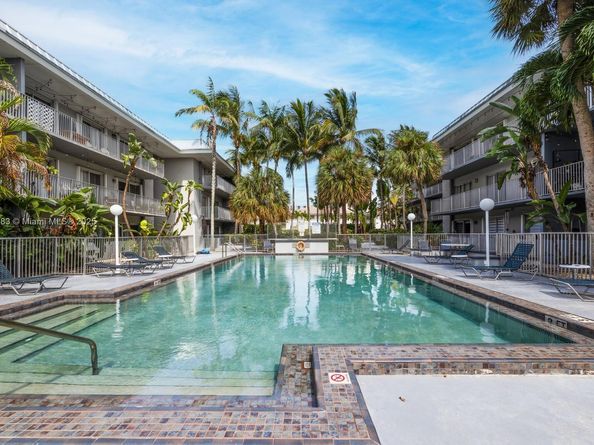 7401 SW 82nd St 109S, Miami FL 33143