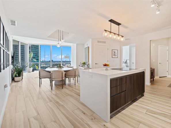 851 NE 1st Ave 2809, Miami FL 33132