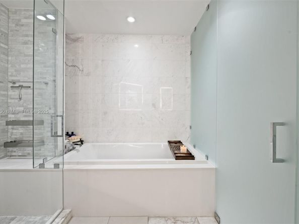 851 NE 1st Ave 2809, Miami FL 33132