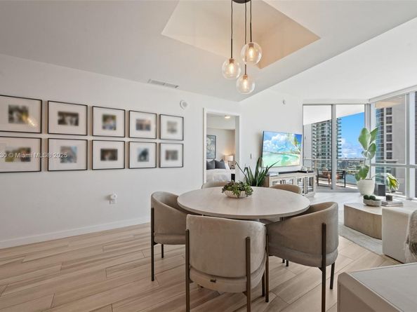 851 NE 1st Ave 2809, Miami FL 33132