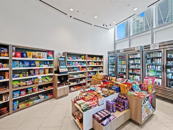 851 NE 1st Ave 2809, Miami FL 33132