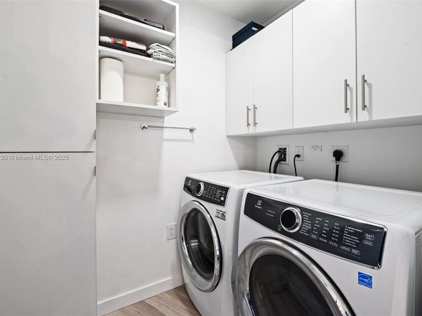 851 NE 1st Ave 2809, Miami FL 33132