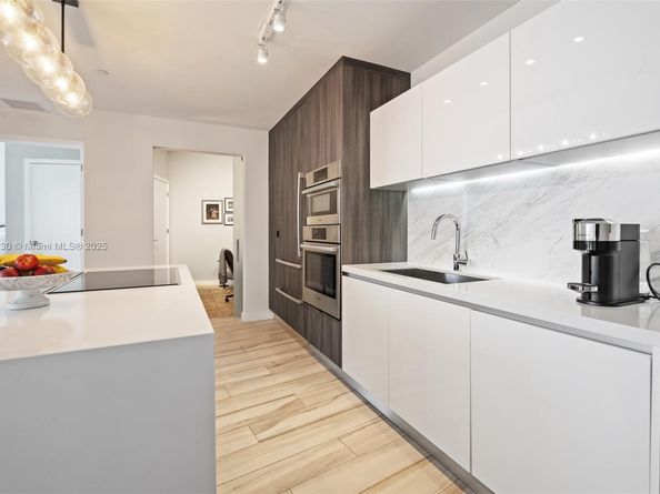 851 NE 1st Ave 2809, Miami FL 33132