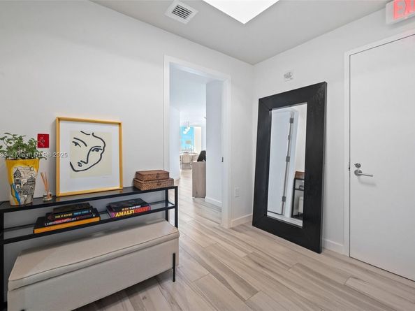 851 NE 1st Ave 2809, Miami FL 33132