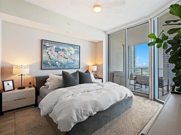 851 NE 1st Ave 2809, Miami FL 33132