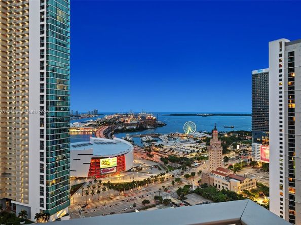 851 NE 1st Ave 2809, Miami FL 33132