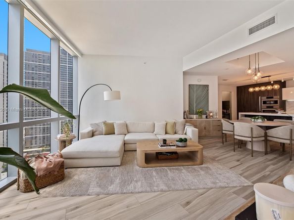 851 NE 1st Ave 2809, Miami FL 33132