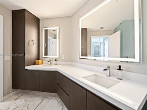 851 NE 1st Ave 2809, Miami FL 33132