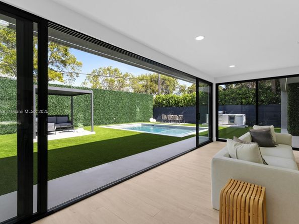 85 W Shore Dr W, Miami FL 33133