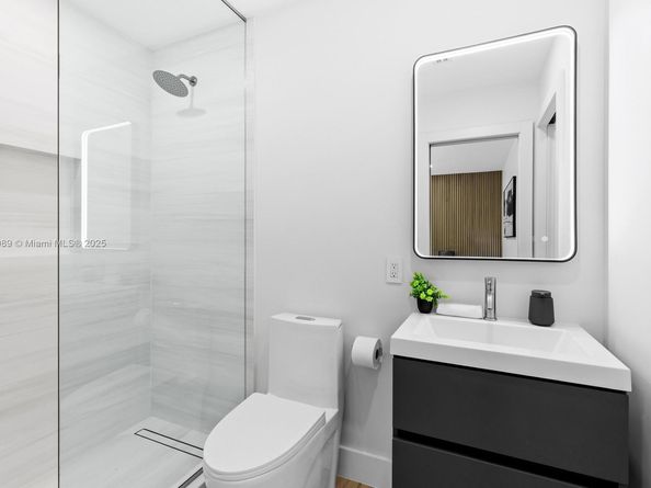 85 W Shore Dr W, Miami FL 33133