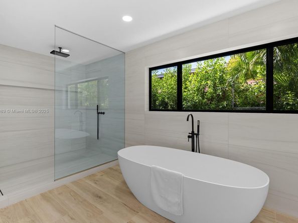 85 W Shore Dr W, Miami FL 33133