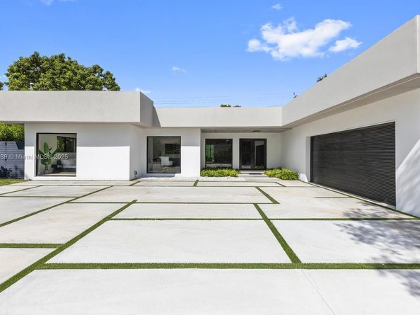 85 W Shore Dr W, Miami FL 33133