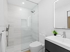 85 W Shore Dr W, Miami FL 33133