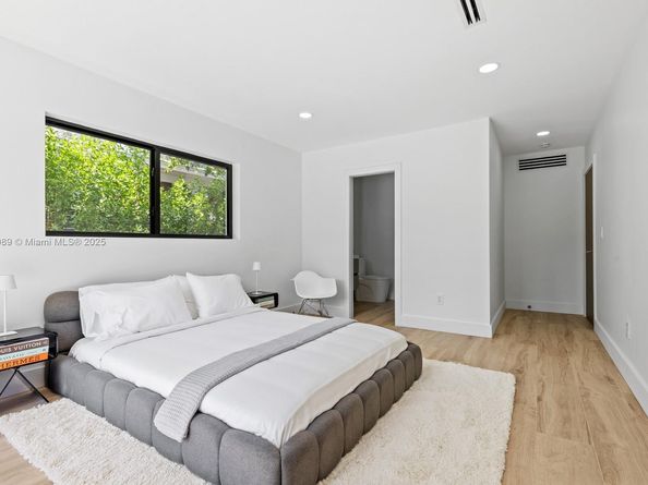 85 W Shore Dr W, Miami FL 33133