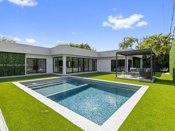 85 W Shore Dr W, Miami FL 33133