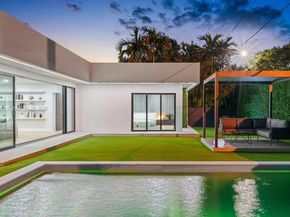 85 W Shore Dr W, Miami FL 33133