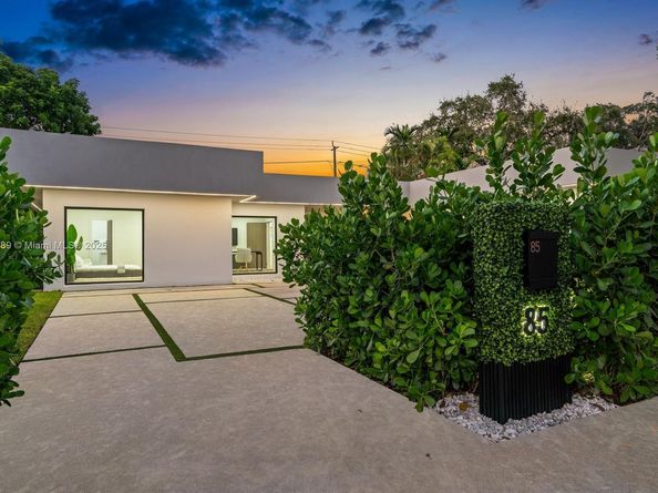 85 W Shore Dr W, Miami FL 33133