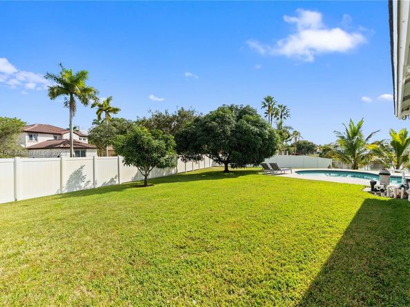 16120 SW 11th St, Pembroke Pines FL 33027