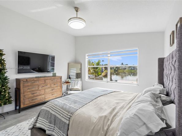 16120 SW 11th St, Pembroke Pines FL 33027