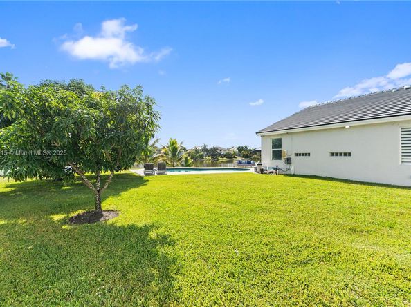 16120 SW 11th St, Pembroke Pines FL 33027