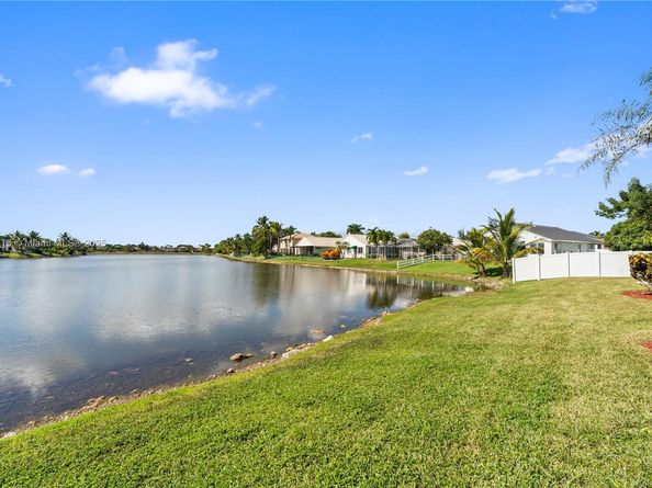 16120 SW 11th St, Pembroke Pines FL 33027