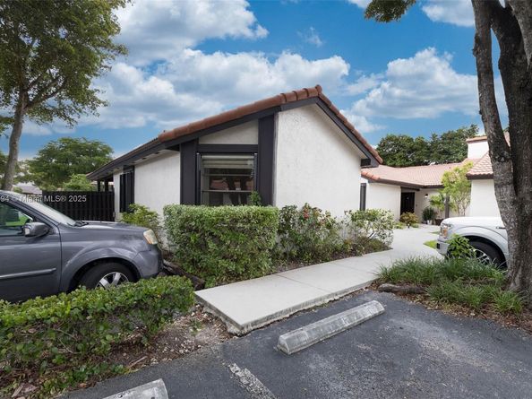 14985 SW 48th Ter 26H, Miami FL 33185