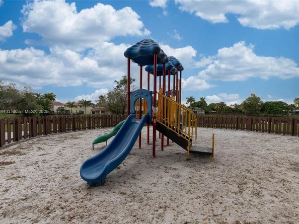 14985 SW 48th Ter 26H, Miami FL 33185