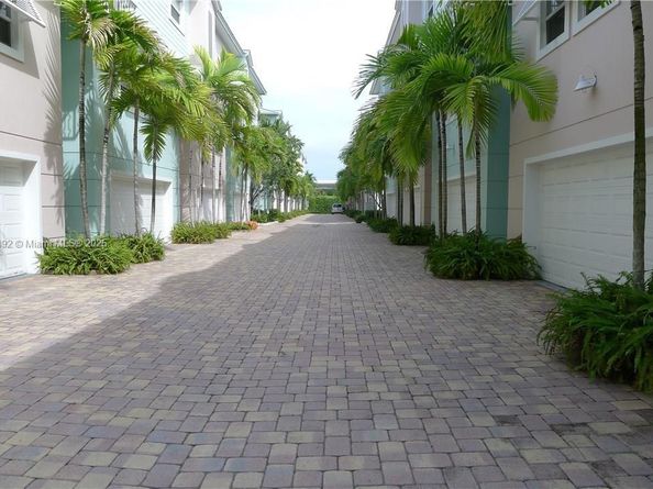 439 NE 1st St, Pompano Beach FL 33060