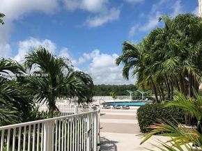 400 Kings Point Dr 820, Sunny Isles Beach FL 33160