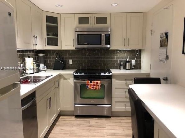 400 Kings Point Dr 820, Sunny Isles Beach FL 33160