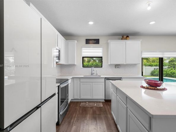 3142 Poinciana St, Lauderdale Lakes FL 33311