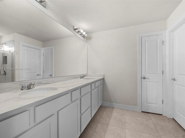 3142 Poinciana St, Lauderdale Lakes FL 33311